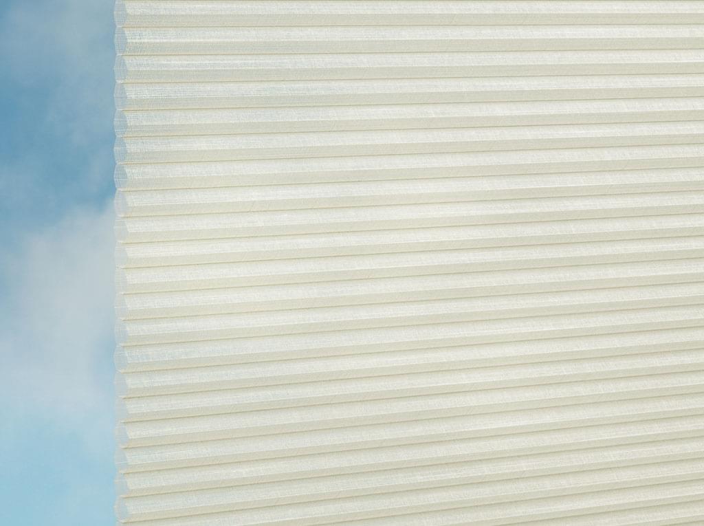 DUETTE® Fixé Batiste Sheer (4.6512) Creme.