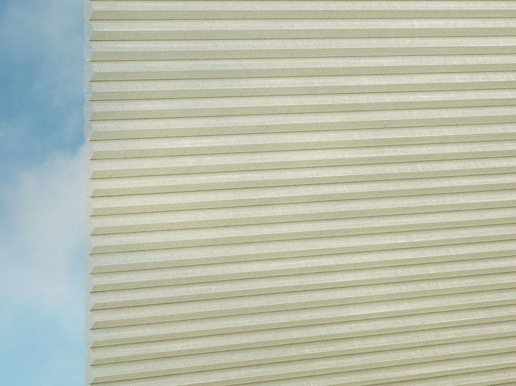 DUETTE® Fixé Batiste Sheer (4.6531) Beige Wabenplissee-Stoff – Original Hunter Douglas Plissee-Stoff, Made in Germany